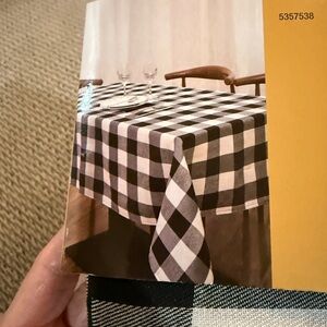 Classic Black and White Buffalo Tablecloth BY Robert Stanley NWT 60” x 120”